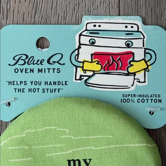 Blue Q Lime Lime Green Oven Mitt”My Favorite Salad is Wine” Contemporary Graphic - Picture 4 of 5